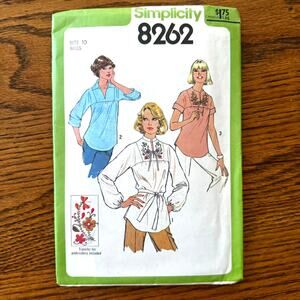 Vintage 1970s Simplicity 8262 Sewing Pattern Womens Size XS Tops Blouse Set